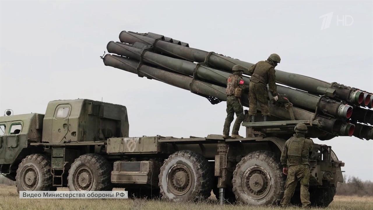 Десантники РФ ликвидировали замаскированные позиции радикалов в ходе поддержки штурмовых отрядов.