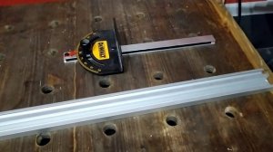 Самый простой способ убрать люфт на угловом упоре (транспортире)