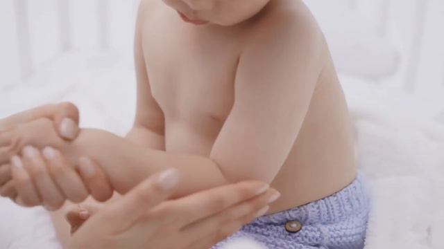 Cómo usar: Crema Emoliente Stelatopia - Mustela смотреть онлайн