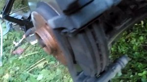 Замена передних тормозных колодок на Reno Dyster