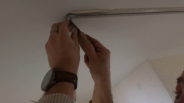 Как сделать натяжной потолок с световыми линиями и как сделать свет линии ярче