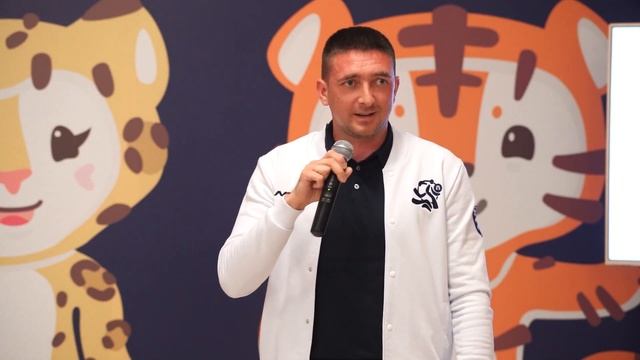 Олег Кожемяко наградил спортсменов и организаторов VII Международных игр «Дети Азии». смотреть онлайн