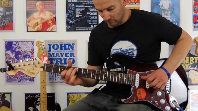 Squier Standard Stratocaster Gold Series Electric Guitar Review смотреть онлайн