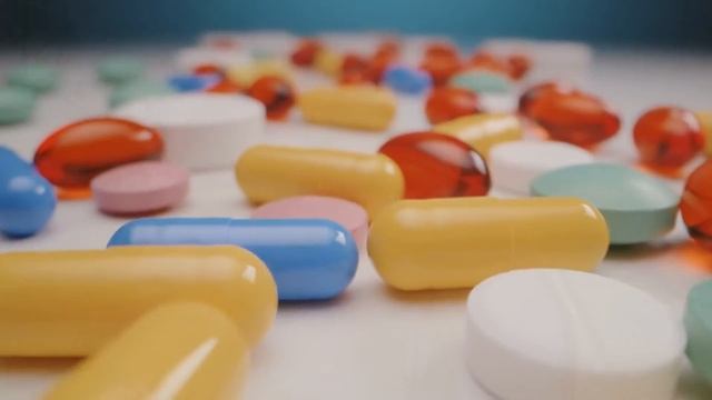 Родители целуют дочь на прощание в больнице, через 30 минут из палаты доносится крик... смотреть онлайн