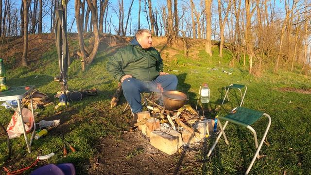 ОТКРЫТИЕ СЕЗОНА, РЫБАЛКА2022 В АПРЕЛЕ НА ВОДОХРАНИЛИЩЕ С НОЧЕВКОЙ!!! смотреть онлайн