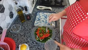 Питательный и полезный салат из зеленой чечевицы. Турецкий рецепт.