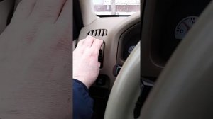 Демонтаж дефлектора воздуховода . Ford Maverick 3.0