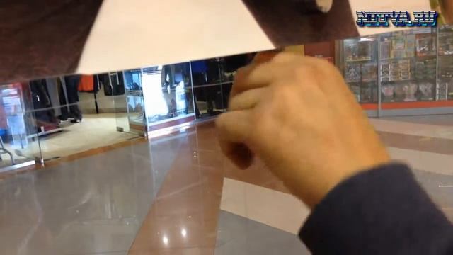 Демонтаж защитной пленки со стеклянной перегородки