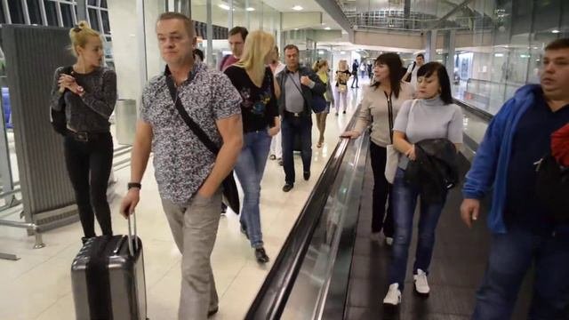 Горизонтальный эскалатор в аэропорту Бангкок