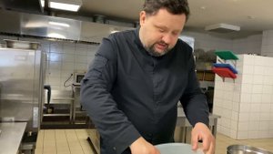 САЛАТ С ХРУСТЯЩИМИ БАКЛАЖАНАМИ - РЕЦЕПТЫ ОТ ШЕФА РАКЕЦКОГО