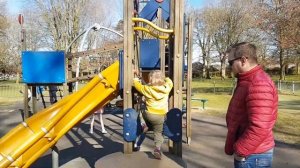 Парки Англии/семейная прогулка в прекрасном парке/ Parks in England