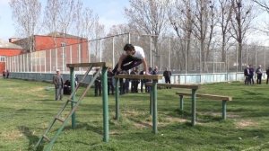 Преодоление элементов общевойсковой полосы препятствий