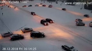 Авария 28 декабря 2018 года в 16_28 в Шадринске возле Сбербанка