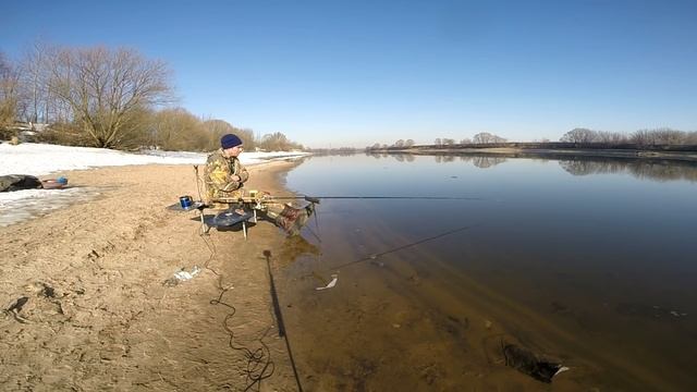 Первая рыбалка за несколько месяцев. На Москве-реке. 28 марта 2021 смотреть онлайн
