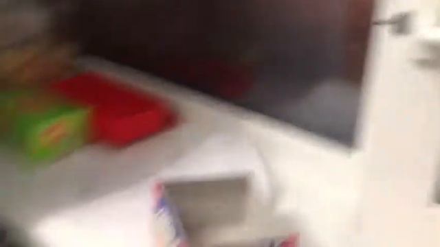 Попытка проветрить комнату в ноябре смотреть онлайн