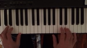 В лесу родилась ёлочка (кавер на электропианино)