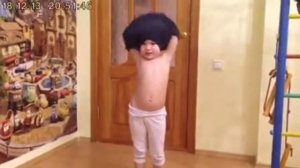 Раз ладошка,  два ладошка,  я, пока что, не звезда.