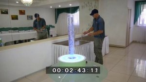 Фуршетный стол с пузырьковой колонной.