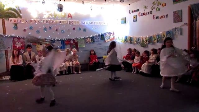 Русская шкроа искусств "ПРОГРЕСС" Праздник ёлки "Танец снежинок" фрагмент смотреть онлайн