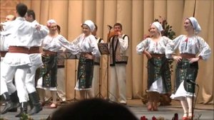 Молдавский хоровод "Хора и сырба" (фрагмент)
