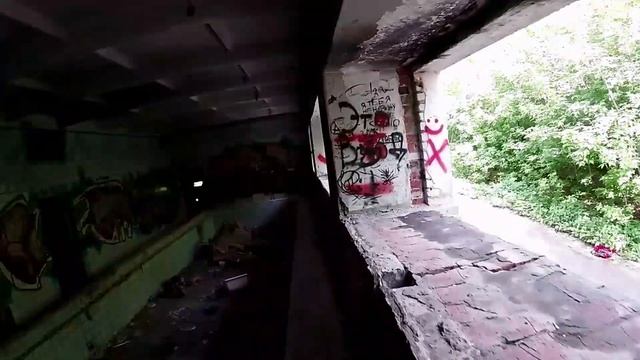 Поход в заброшенный детский сад!