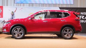 Nissan X-Trail 20X : Red