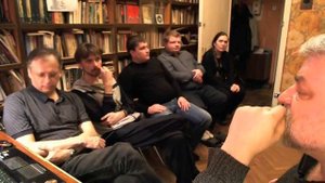 В ПОИСКАХ КОНТАКТА С ДЕВОЙ МЕНЯЙЛОВ)