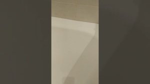 Заделка стыка между стеной и ванной