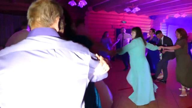 ОЙ ТИ МАРІЧКО, ЧАРІВНИЦЕ. ЦВІТЕ ТЕРЕН КОЛО ХАТИ. ВЕСІЛЬНА ПОЛЬКА. ГУРТ ЗОРЕПАД 2020. @narodni_pisni смотреть онлайн