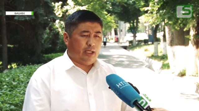 Потолок обрушился во время урока в школе смотреть онлайн