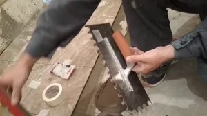 Зубчатый "шпатель" для нанесение равномерного слоя плиточного клея! Италия!