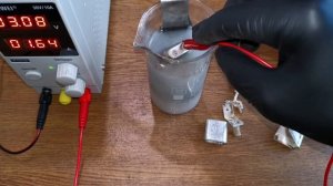 Снятие посеребрения электролизом в растворе нитрата аммония#chemistry #серебро