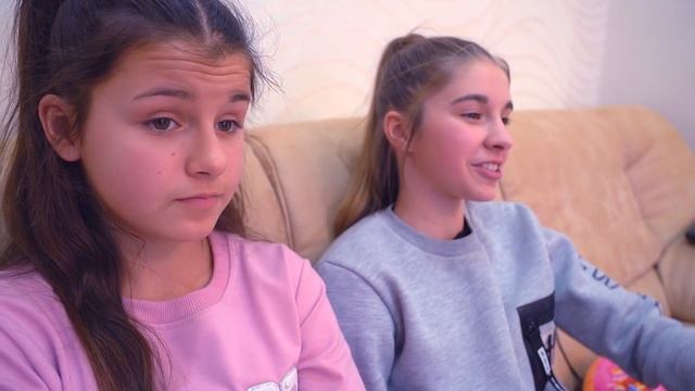 ТРОЛЛИМ СТАРШЕКЛАССНИЦ!! смотреть онлайн