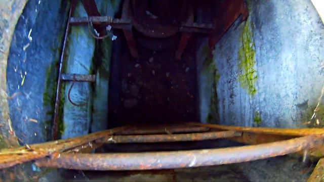 Внутри заброшенного командного пункта. Эндуро Тейково. смотреть онлайн