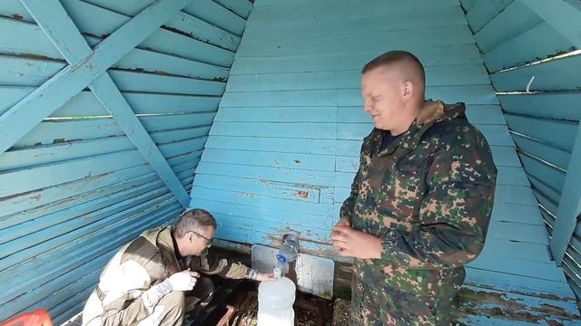 Набираем воду из родников. Автоэкспедиция на север.