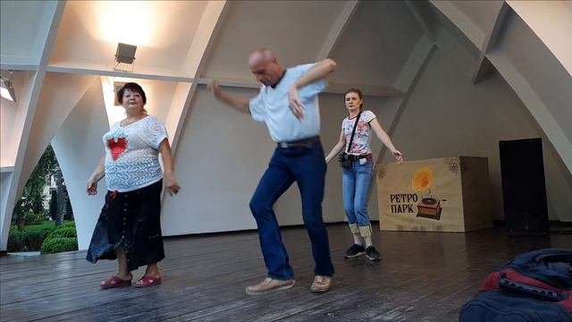 ЗАМАНИЛА,РАСТОПТАЛА И ЗАБЫЛА