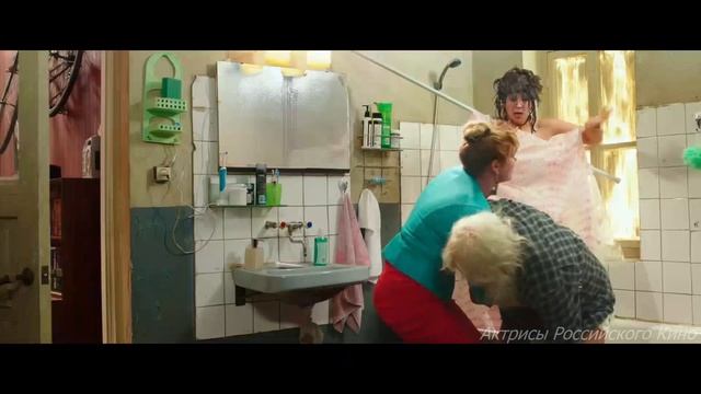 Екатерина Стриженова моется в ванной смотреть онлайн