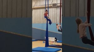 Воздушная гимнастика. Элемент 6. Арлекин