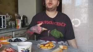 МУКБАНГ НАГГЕТСЫ МИРАТОРГ  И СЛИВА