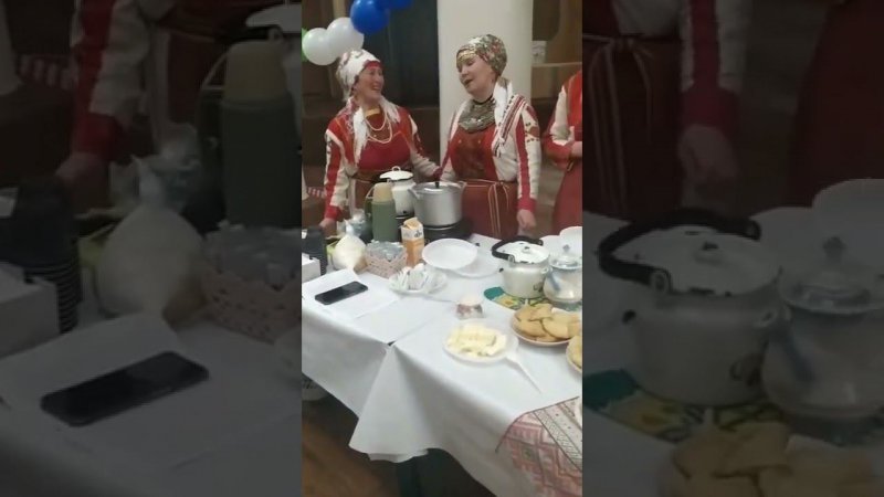 Коллектив "Лыз кутюк" представляет национальную кухню удмуртов