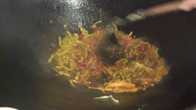 農村四哥媳婦想吃鴨子農村四哥到嫂嫂家現買回家做一道醉鴨味道好