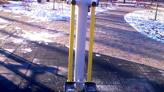 Уличные тренажеры смотреть онлайн