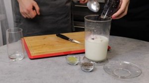 Смузи с бананом, ягодами, семенами чиа и чаем матча – Здоровые рецепты Лидии Ионовой