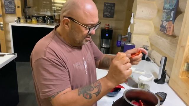 Костя мясной король) гигантский Лось, тушёный и запечённый ) смотреть онлайн