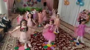 ТАНЕЦ БАБОЧЕК В ДЕТСКОМ САДУ.