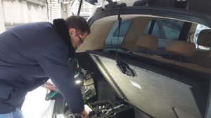 Резервный аккумулятор в Mercedes GLK искал его, а нашёл компрессор