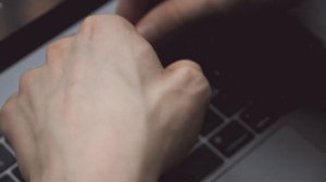 Чистка клавиатуры MacBook Pro 2016/17. How to clean keyboard on MacBook Pro 2016/2017
