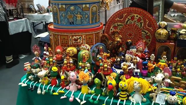 Москва. Декабрь 2021. ТВК Тишинка. Новогодние подарки - сувениры, игрушки, одежда... Часть 3 смотреть онлайн