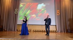 Поздравление директора школы и учителя музыки с Международным женским днём - Vivo per lei