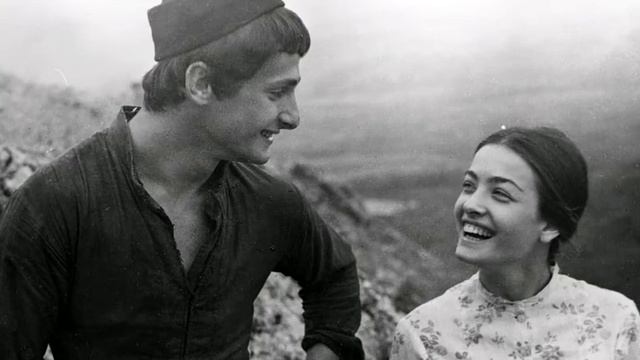 На гитаре. Скажи хоть слово скажи